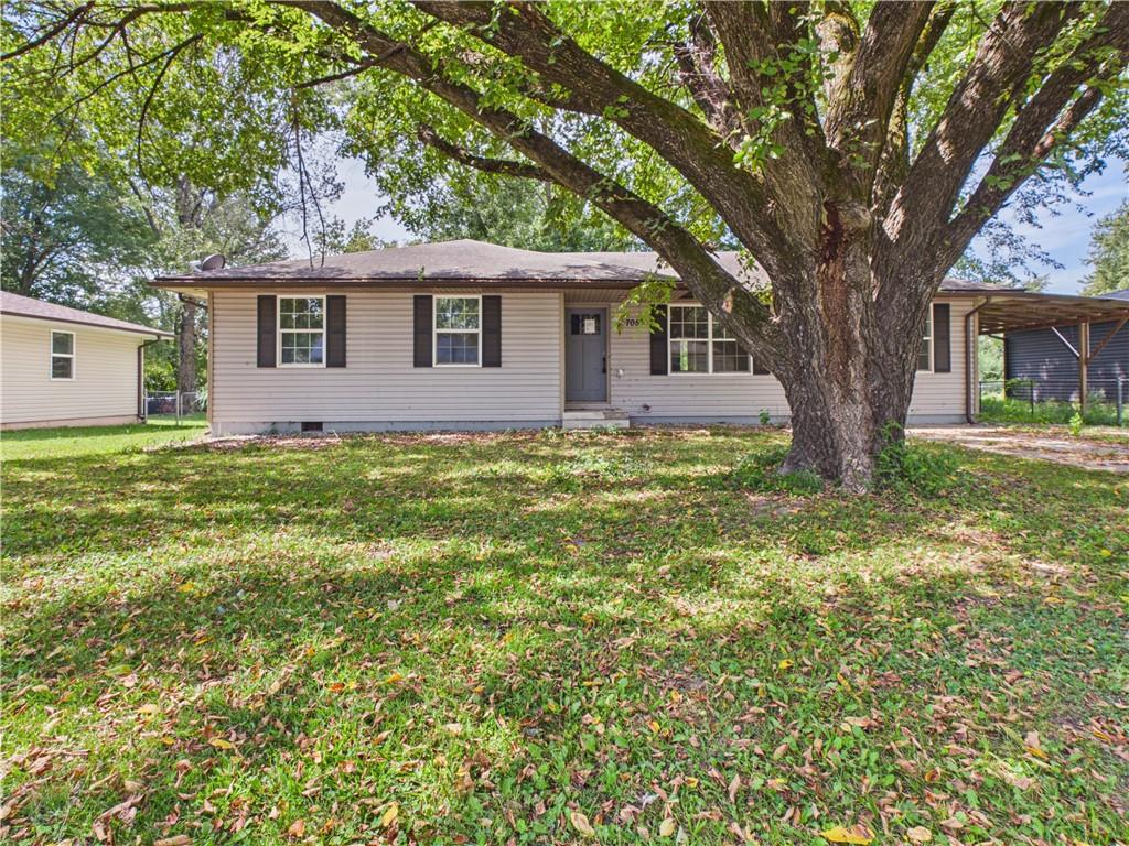 2705 Rosebud Cir, Sedalia, MO 65301