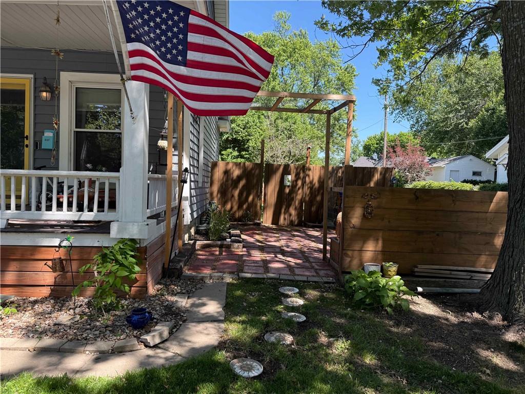 317 SE Grand Ave, Lee's Summit, MO 64063