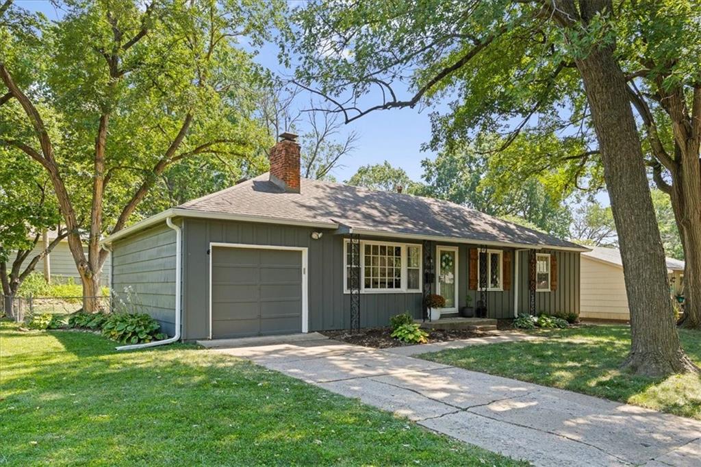 8863 Switzer Rd, Overland Park, KS 66214