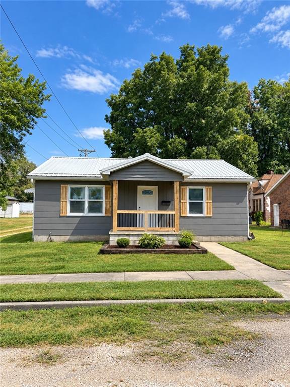 102 Center St, Windsor, MO 65360