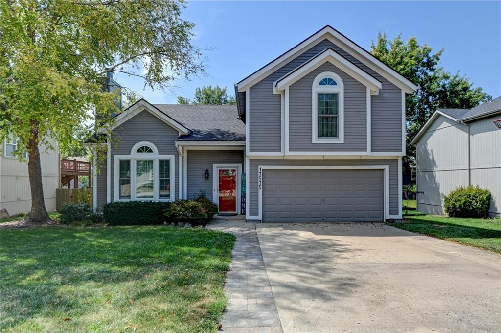 17575 W 111th Ct, Olathe, KS 66061