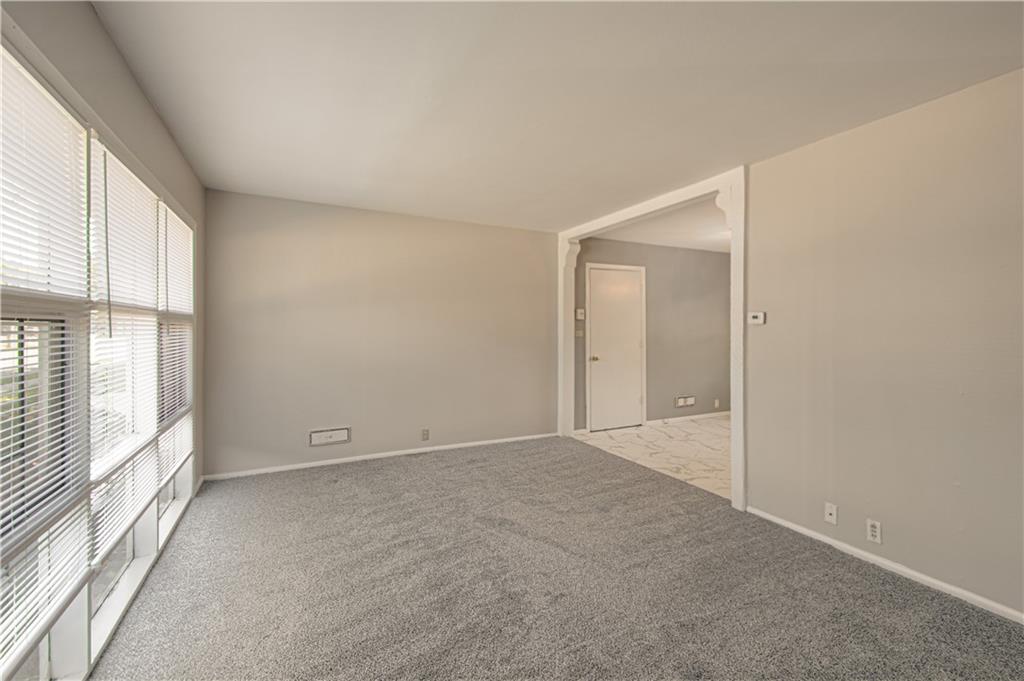 7001 E 107th St, Kansas City, MO 64134