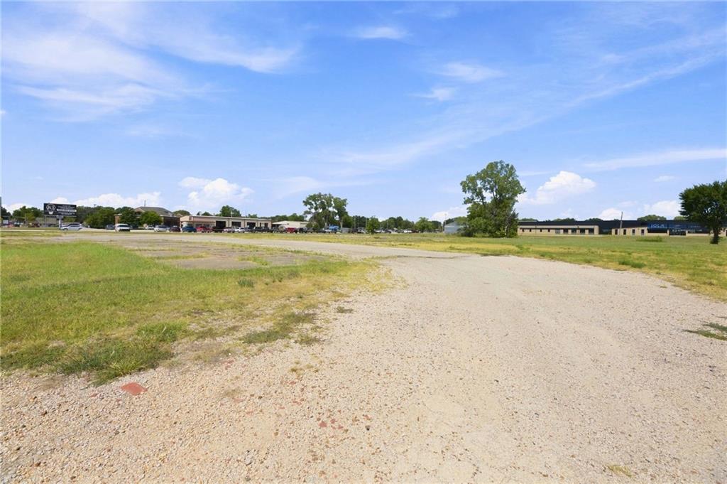 1406 East St, Iola, KS 66749