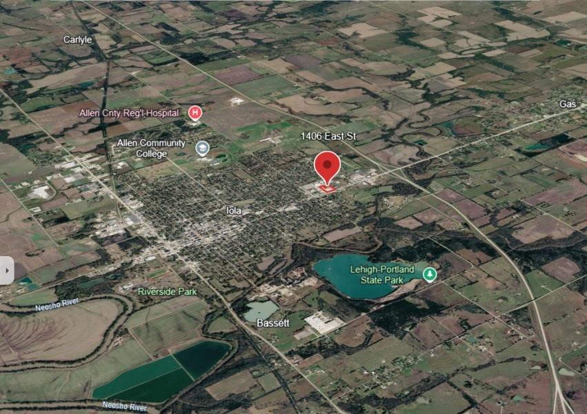 1406 East St, Iola, KS 66749