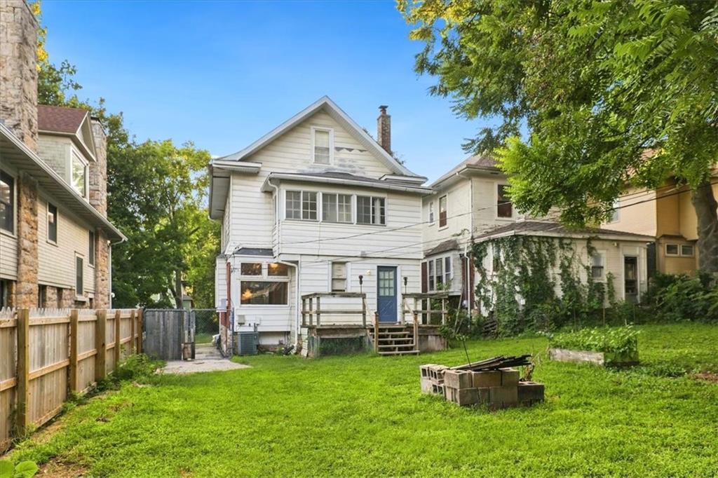 4335 Campbell St, Kansas City, MO 64110