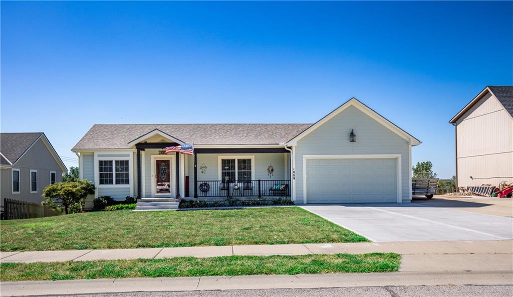 1009 Cherokee Ln, Paola, KS 66071