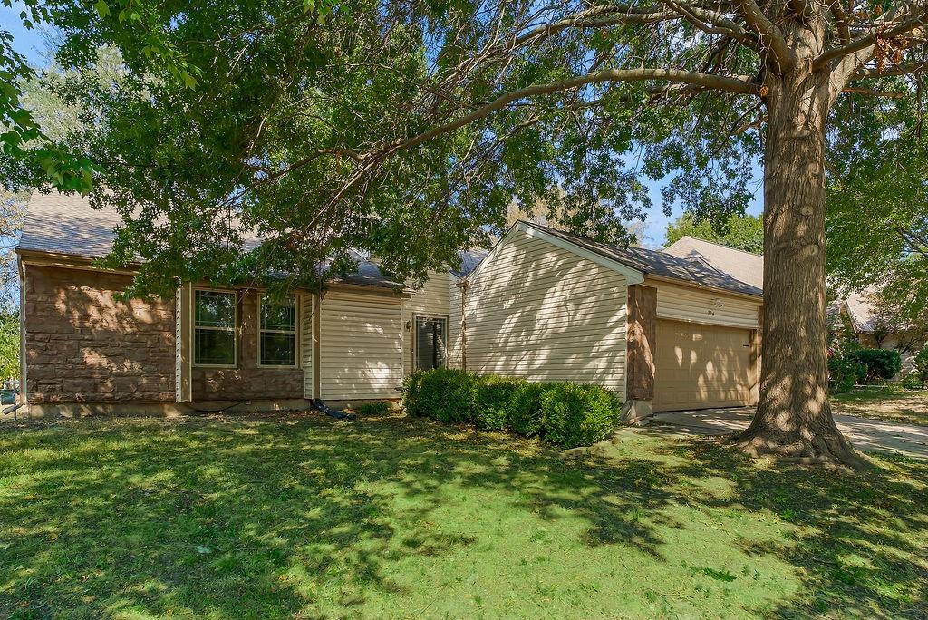 328 N Cherry St, Gardner, KS 66030