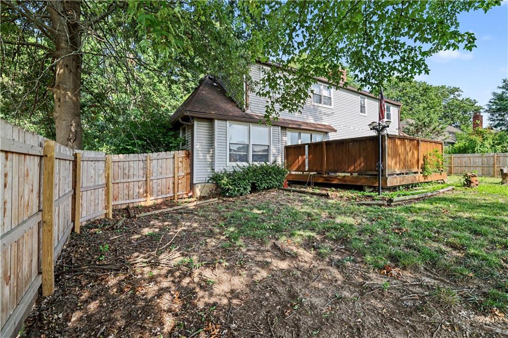 119 Johnston Pw, Raymore, MO 64083