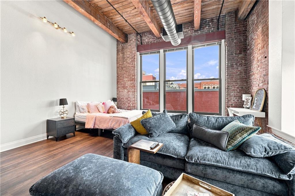 308 W 8th St #216, Kansas City, MO 64105