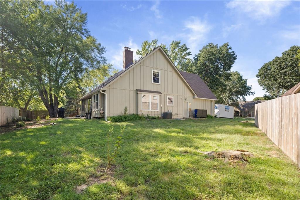 10955 Nieman Rd, Overland Park, KS 66210