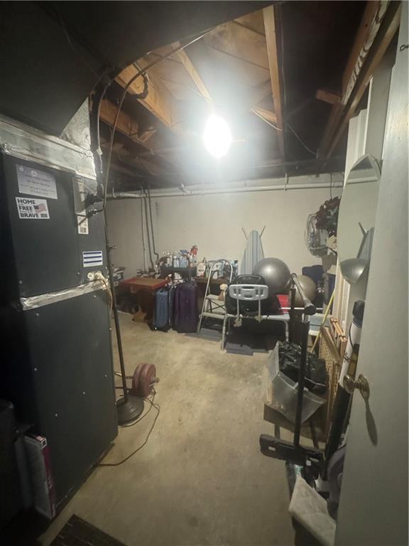 3736 N Lister Ave, Kansas City, MO 64117