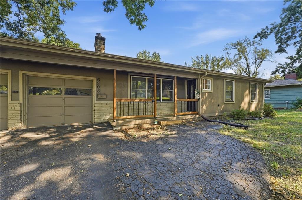 6203 Hedges Ave, Raytown, MO 64133