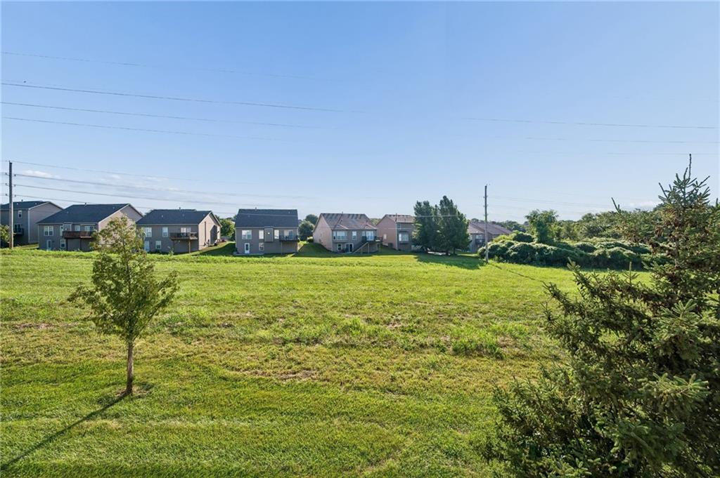 9747 N Lewis Ave, Kansas City, MO 64157