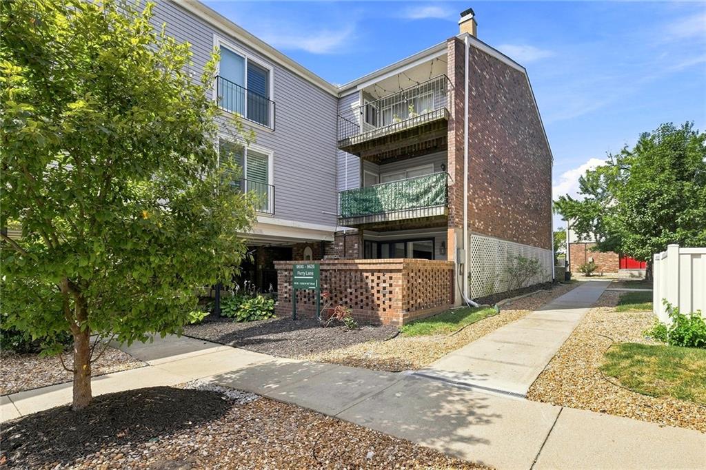9622 Perry Ln #A, Overland Park, KS 66212