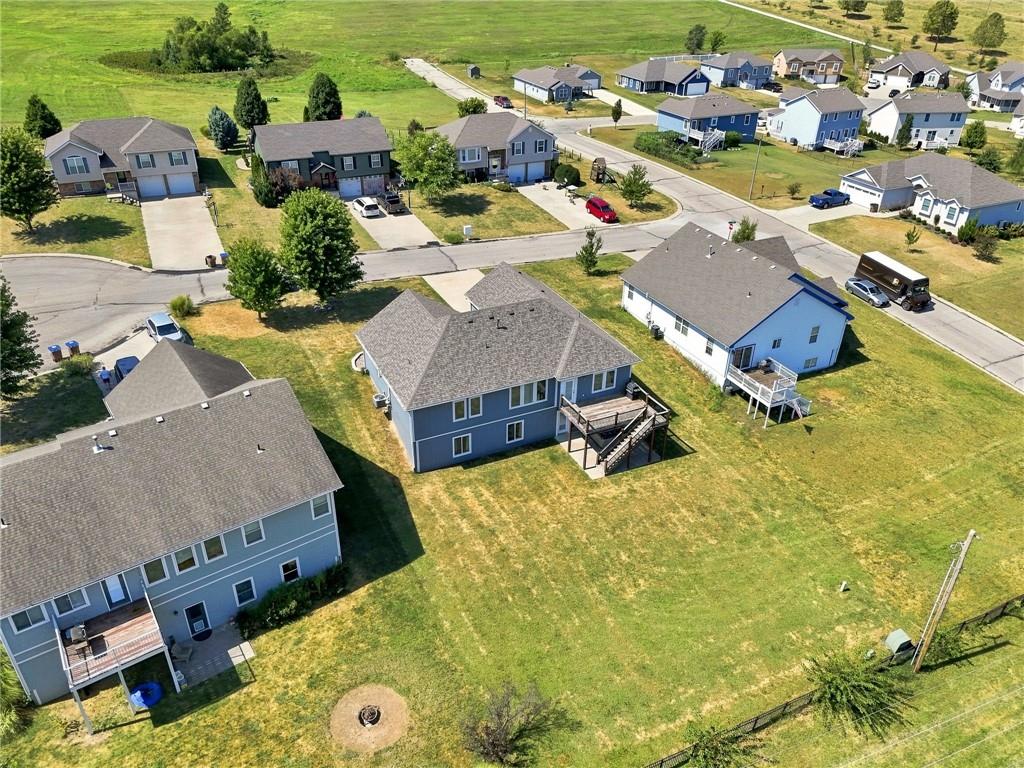 1706 Bluebird Ct, Atchison, KS 66002