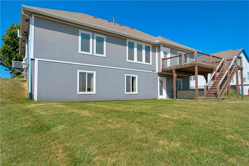 1706 Bluebird Ct, Atchison, KS 66002
