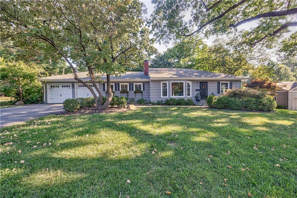 5401 W 65th Pl, Prairie Village, KS 66202