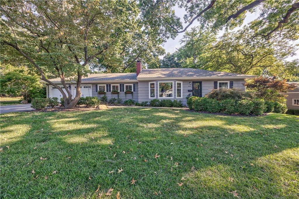 5401 W 65th Pl, Prairie Village, KS 66202