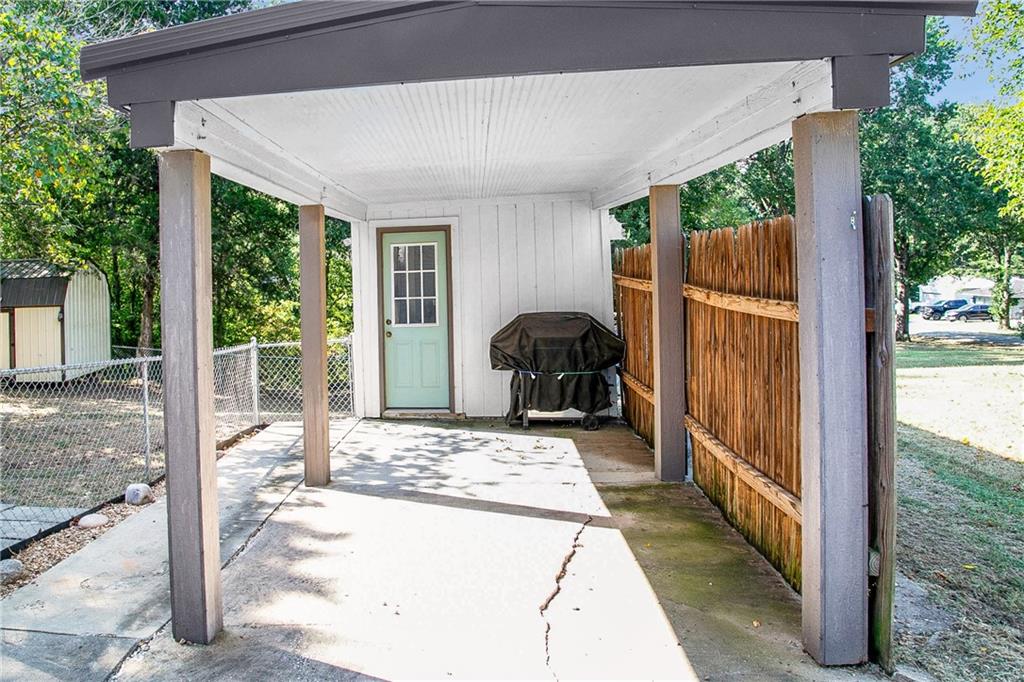 624 W Jefferson St, Clinton, MO 64735