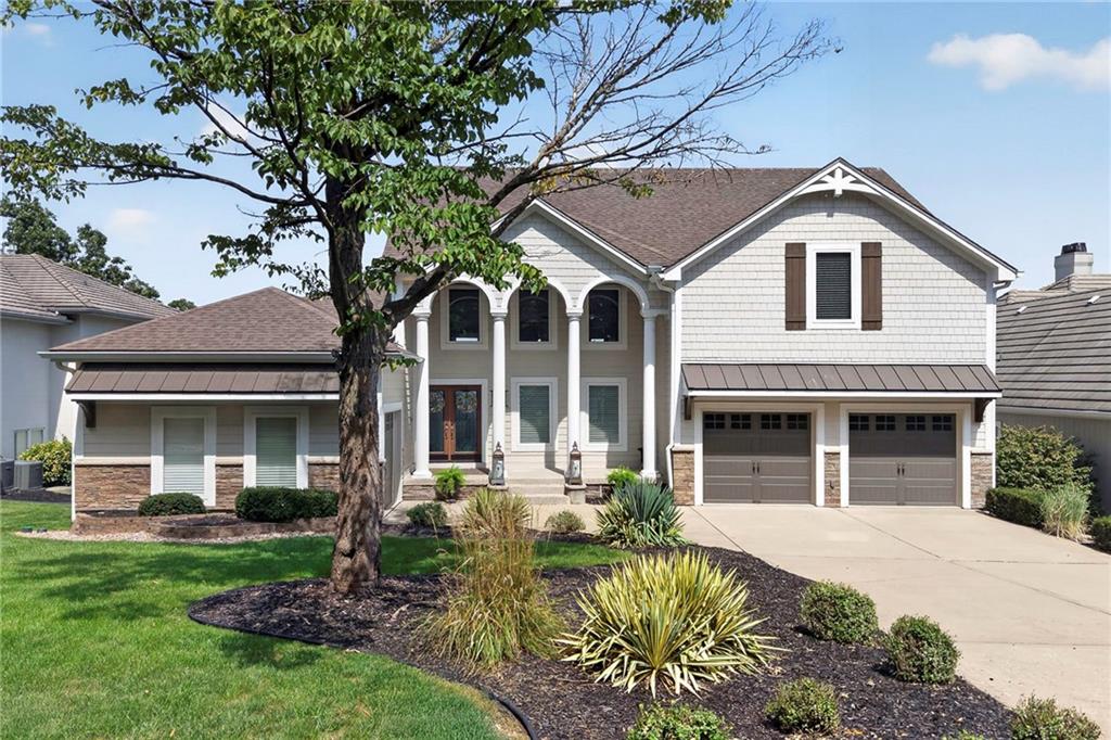 326 S Shore Dr, Lake Winnebago, MO 64034