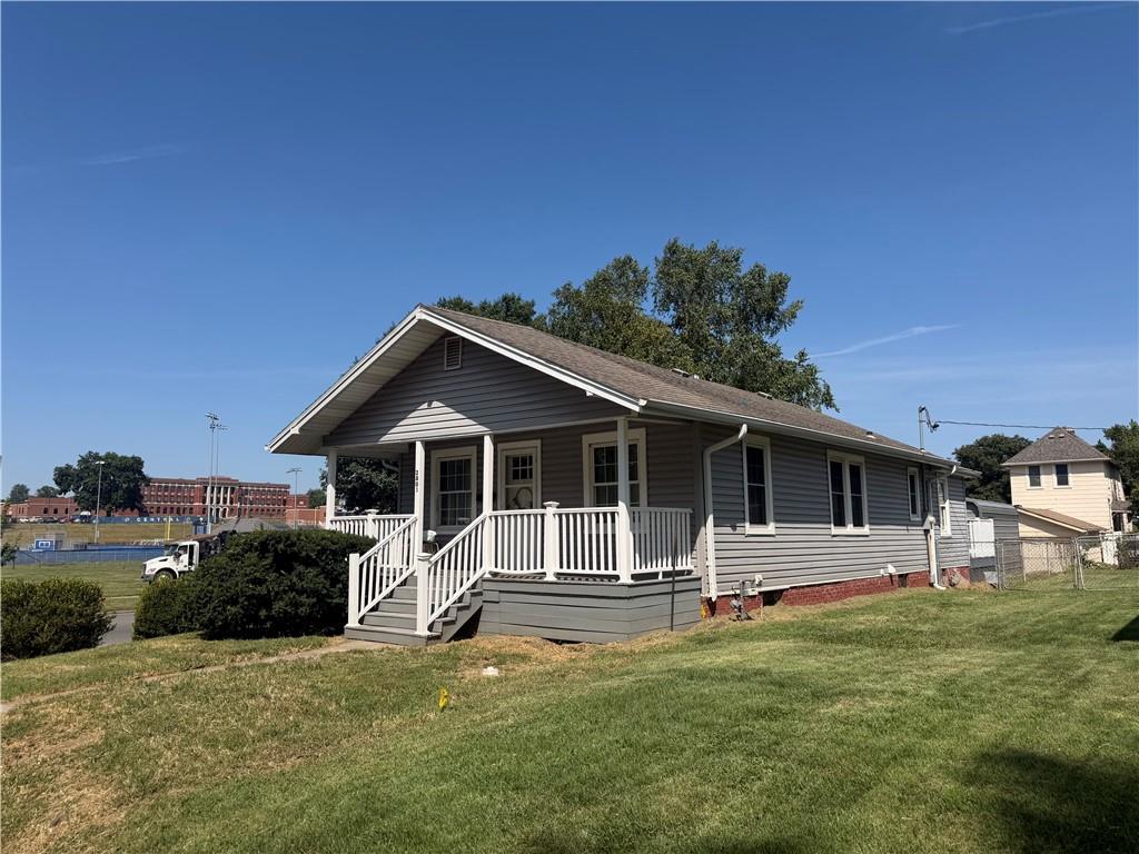 2801 Angelique St, St Joseph, MO 64501