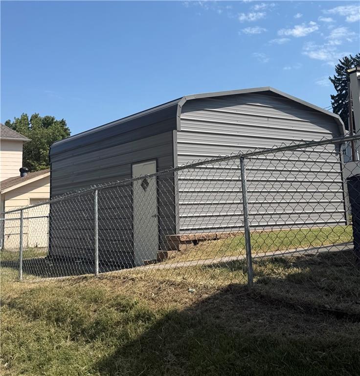 2801 Angelique St, St Joseph, MO 64501