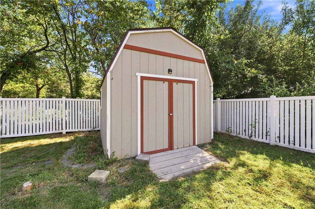 533 N Mulberry St, Gardner, KS 66030