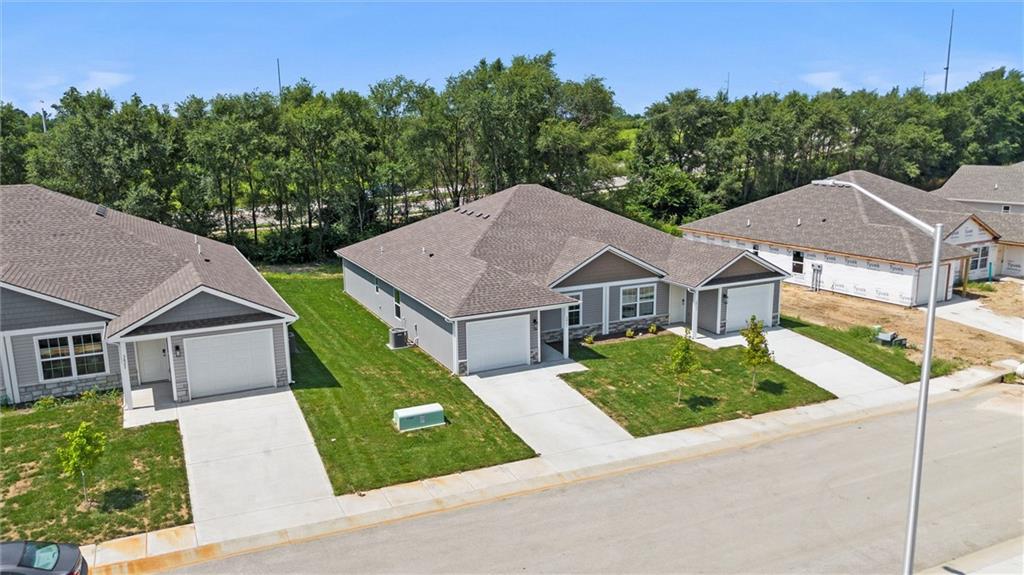 9313 N Adrian Ave, Kansas City, MO 64154