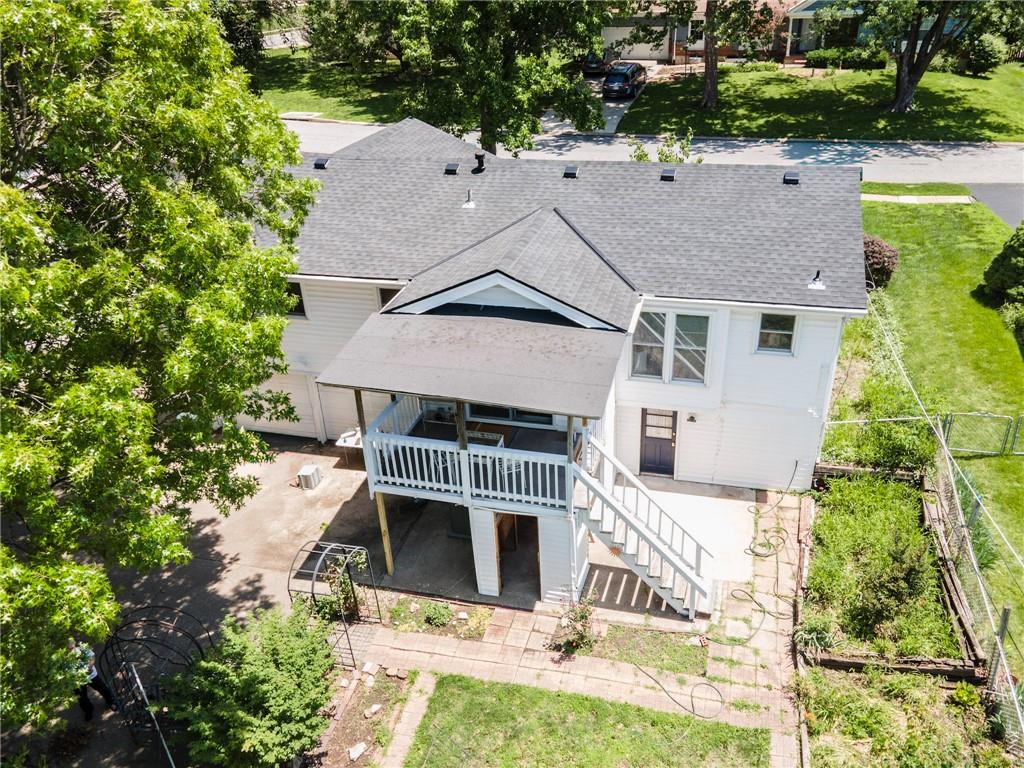 9912 Oakridge Dr, Overland Park, KS 66212