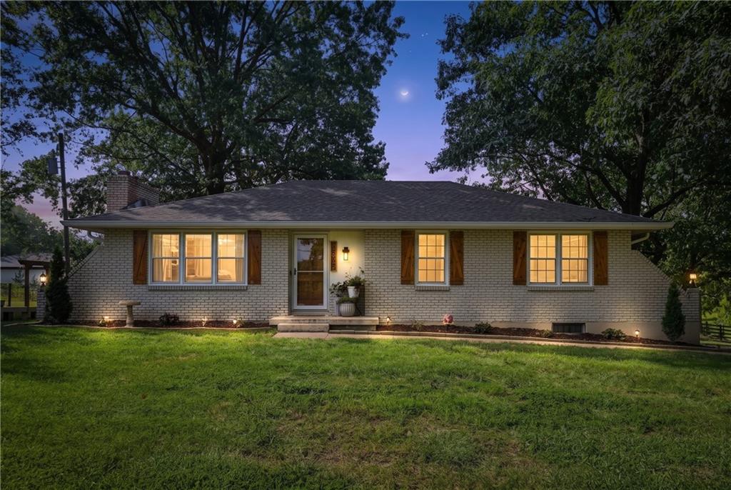 1550 SW Liggett Rd, Blue Springs, MO 64015