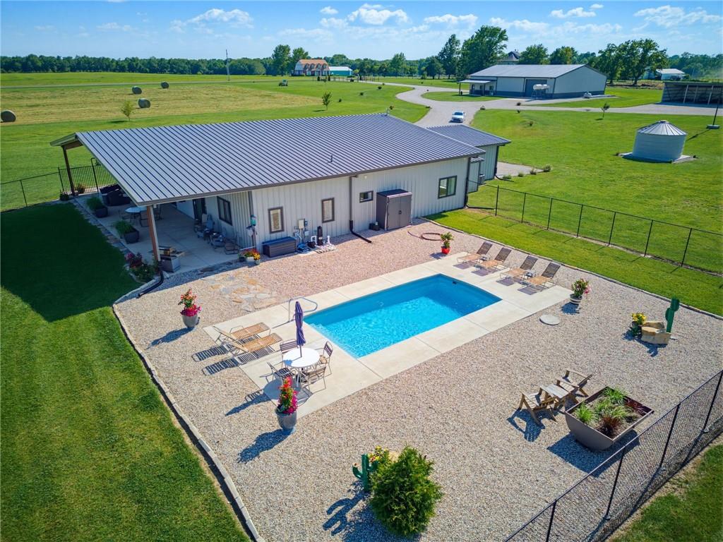 1482 N 300th Rd, Baldwin City, KS 66006