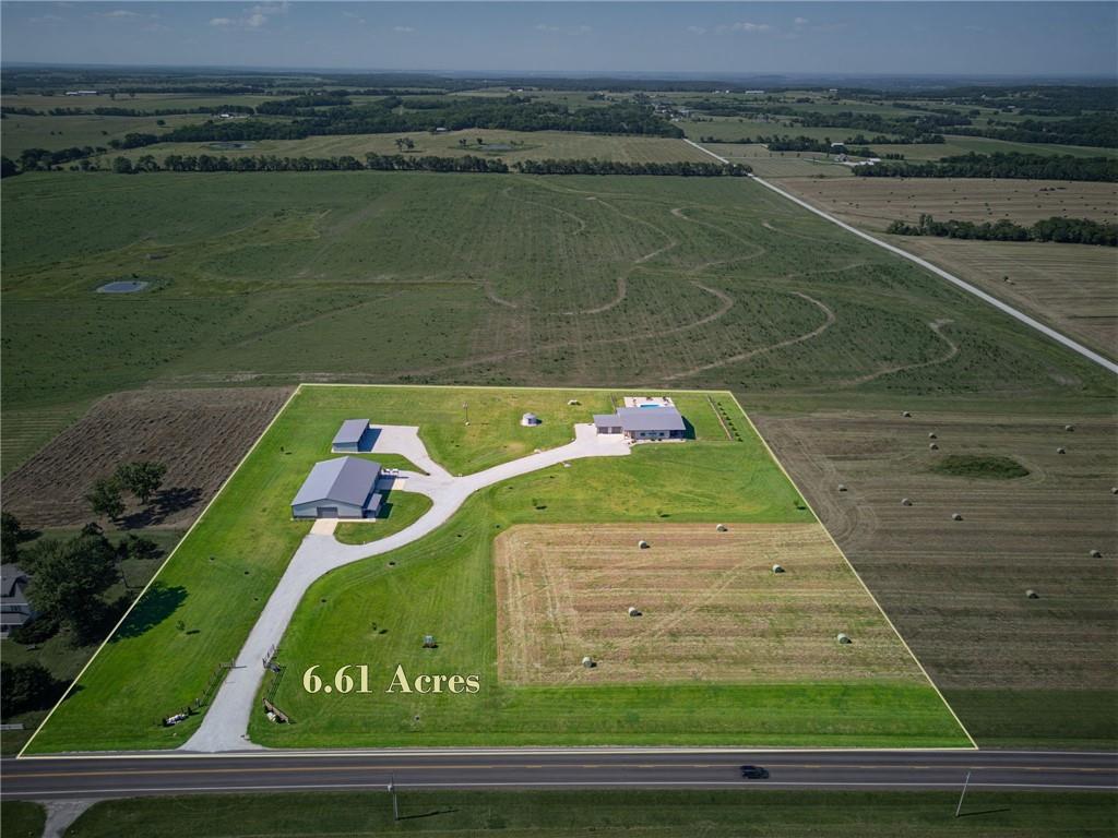 1482 N 300th Rd, Baldwin City, KS 66006