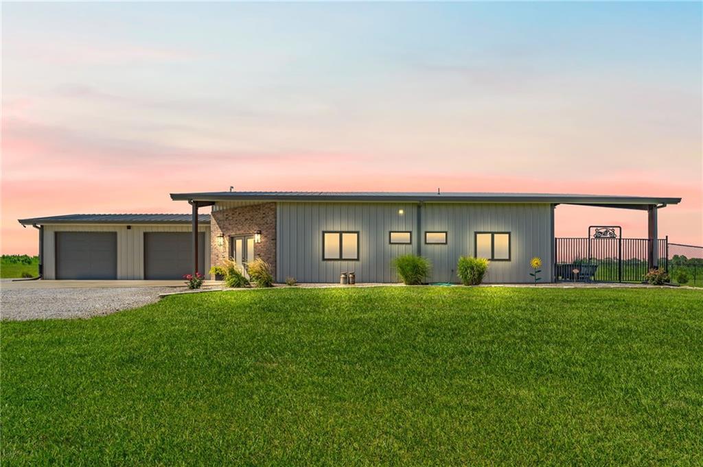 1482 N 300th Rd, Baldwin City, KS 66006