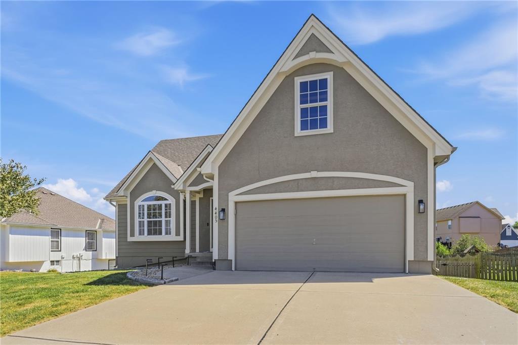 4405 SW Flintrock Dr, Lee's Summit, MO 64082