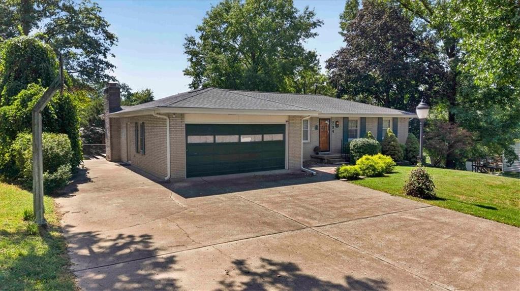 734 N Allen Rd, Independence, MO 64050