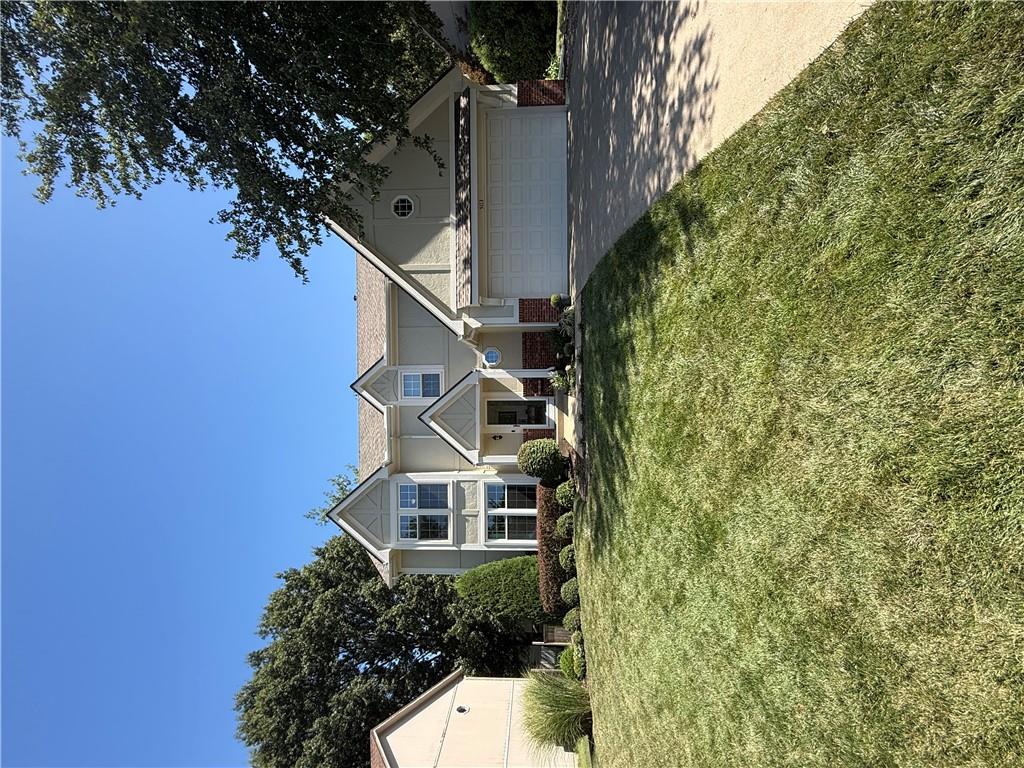 5113 Woodsonia Dr, Shawnee, KS 66226