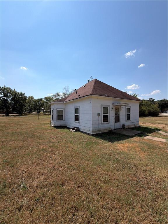 211 Charles St, Humboldt, KS 66748