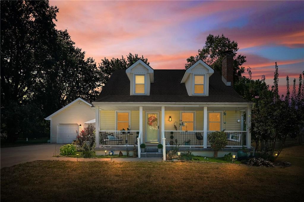 704 Raven St, Raymore, MO 64083