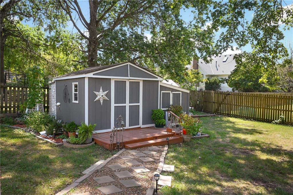 704 Raven St, Raymore, MO 64083