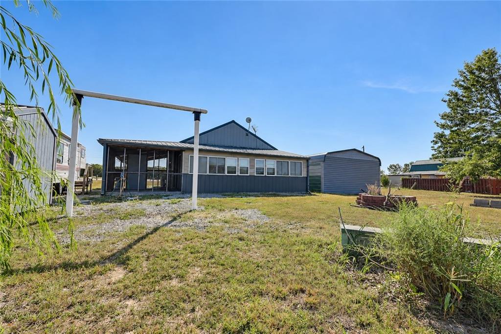 27307 Sunset Dr, Clinton, MO 64735