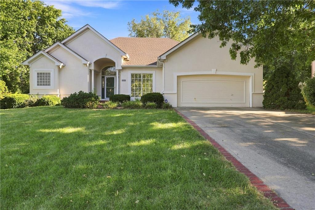 1403 NE Glenfield Ct, Blue Springs, MO 64014