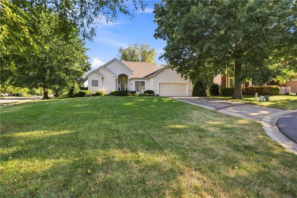1403 NE Glenfield Ct, Blue Springs, MO 64014