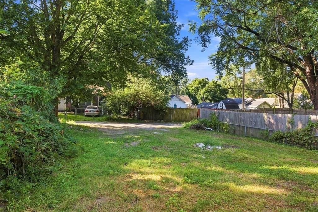 825 Ottawa St, Leavenworth, KS 66048