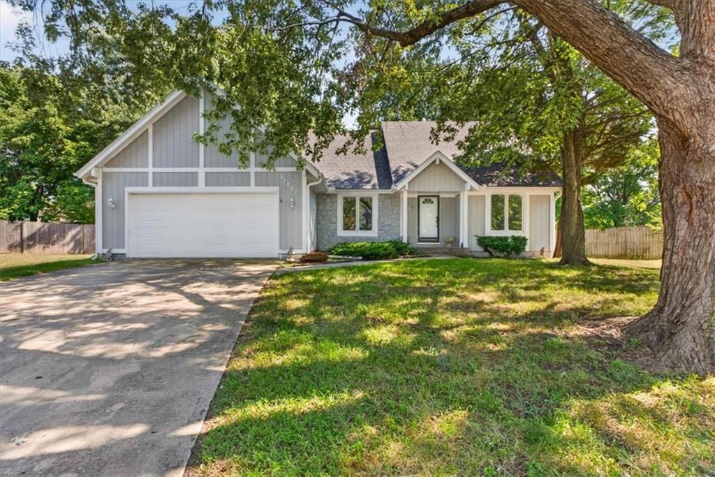 11827 Slater St, Overland Park, KS 66210