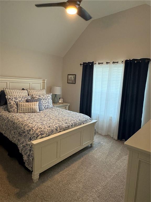13829 Clear Creek Dr, Parkville, MO 64152