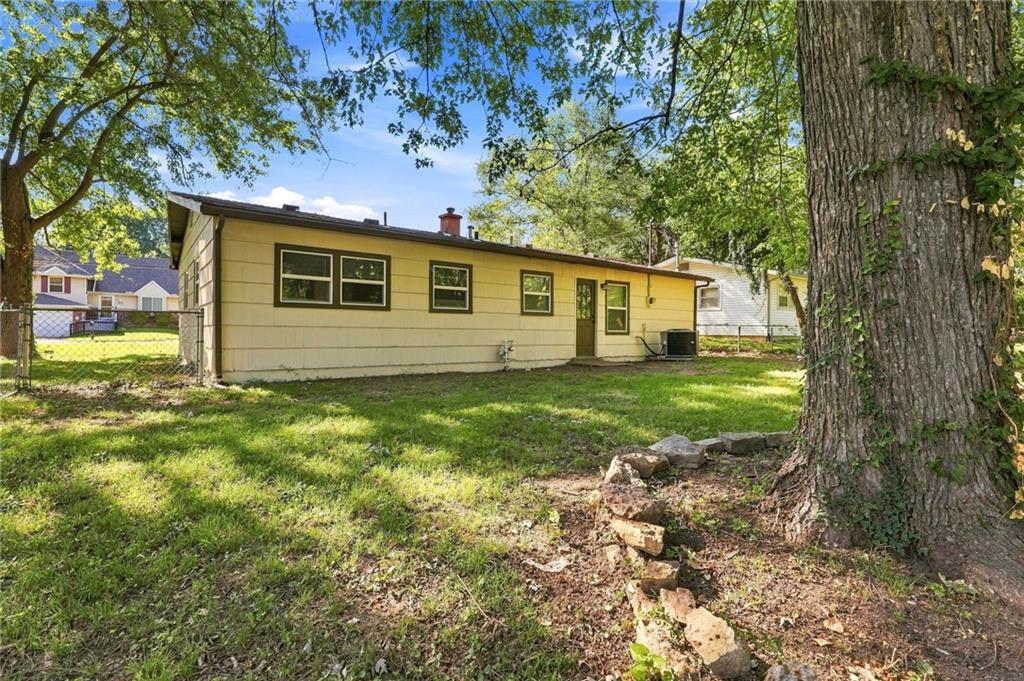2731 S 53rd St, Kansas City, KS 66106