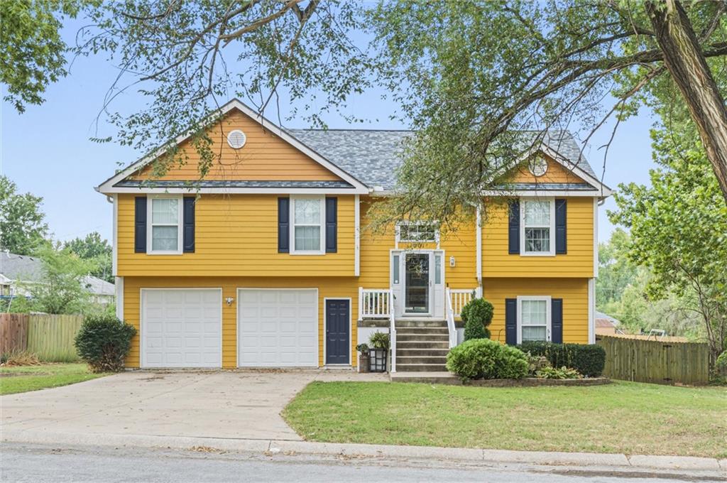 1001 Ash St, Harrisonville, MO 64701