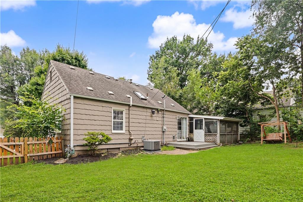 5416 W 51 St, Roeland Park, KS 66205