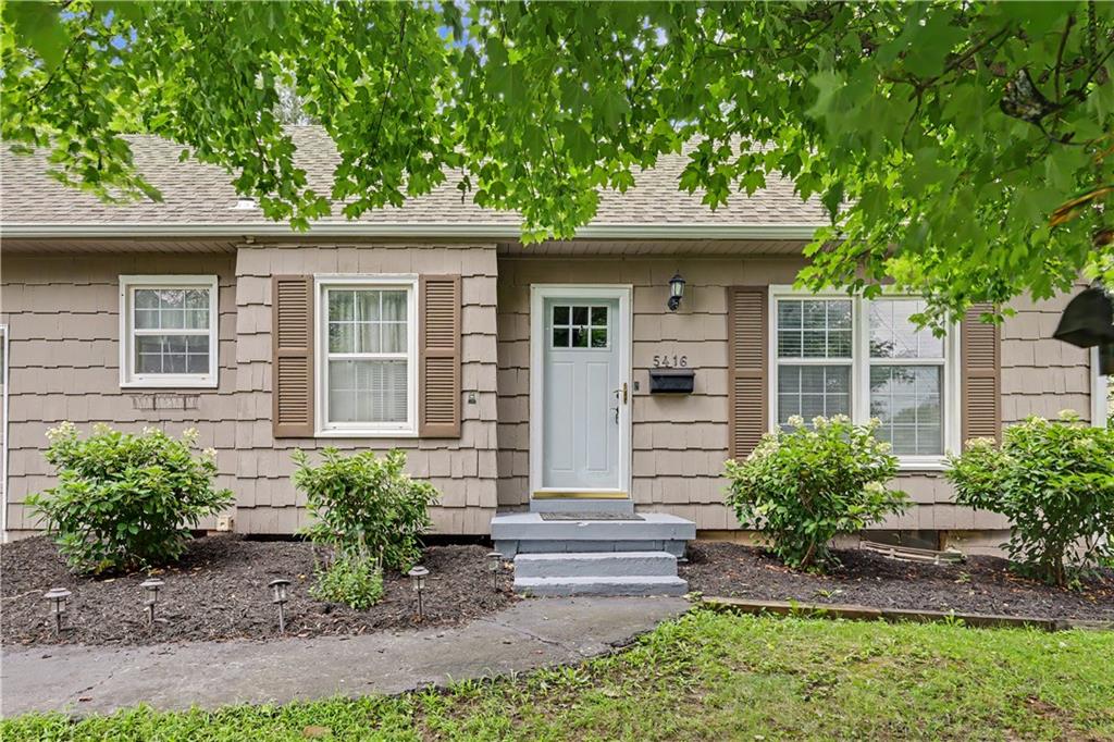 5416 W 51 St, Roeland Park, KS 66205