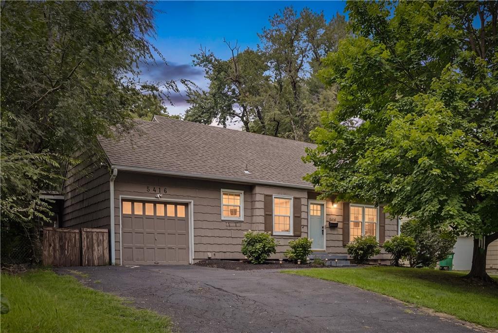 5416 W 51 St, Roeland Park, KS 66205